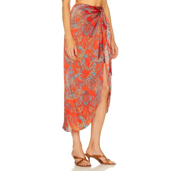 NEW L'AGENCE esa sarong skirt in fire red multi paisley - Picture 2 of 4